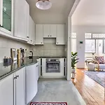 Westminster 2 Bedroom Apartment In Sea Point