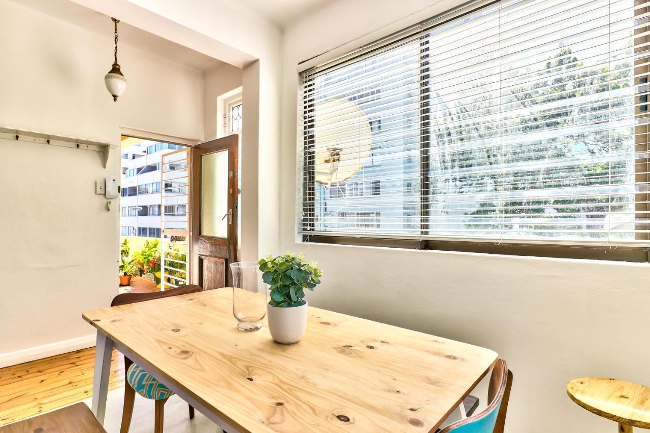 Westminster 2 Bedroom In Sea Point Apartment *